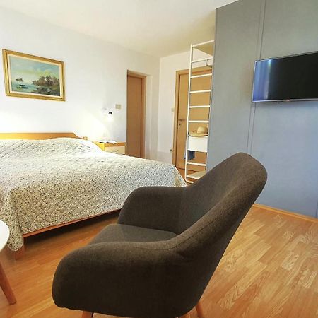 Apartments Villa Tre Marie ロヴィニ エクステリア 写真