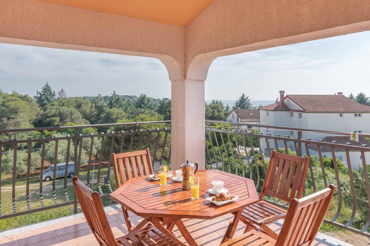 Apartments Villa Tre Marie ロヴィニ エクステリア 写真