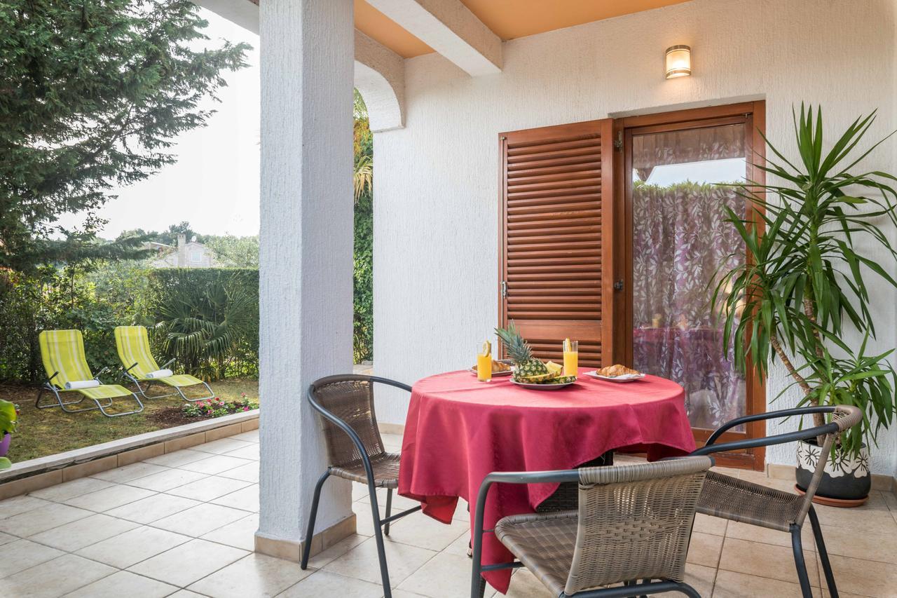 Apartments Villa Tre Marie ロヴィニ エクステリア 写真