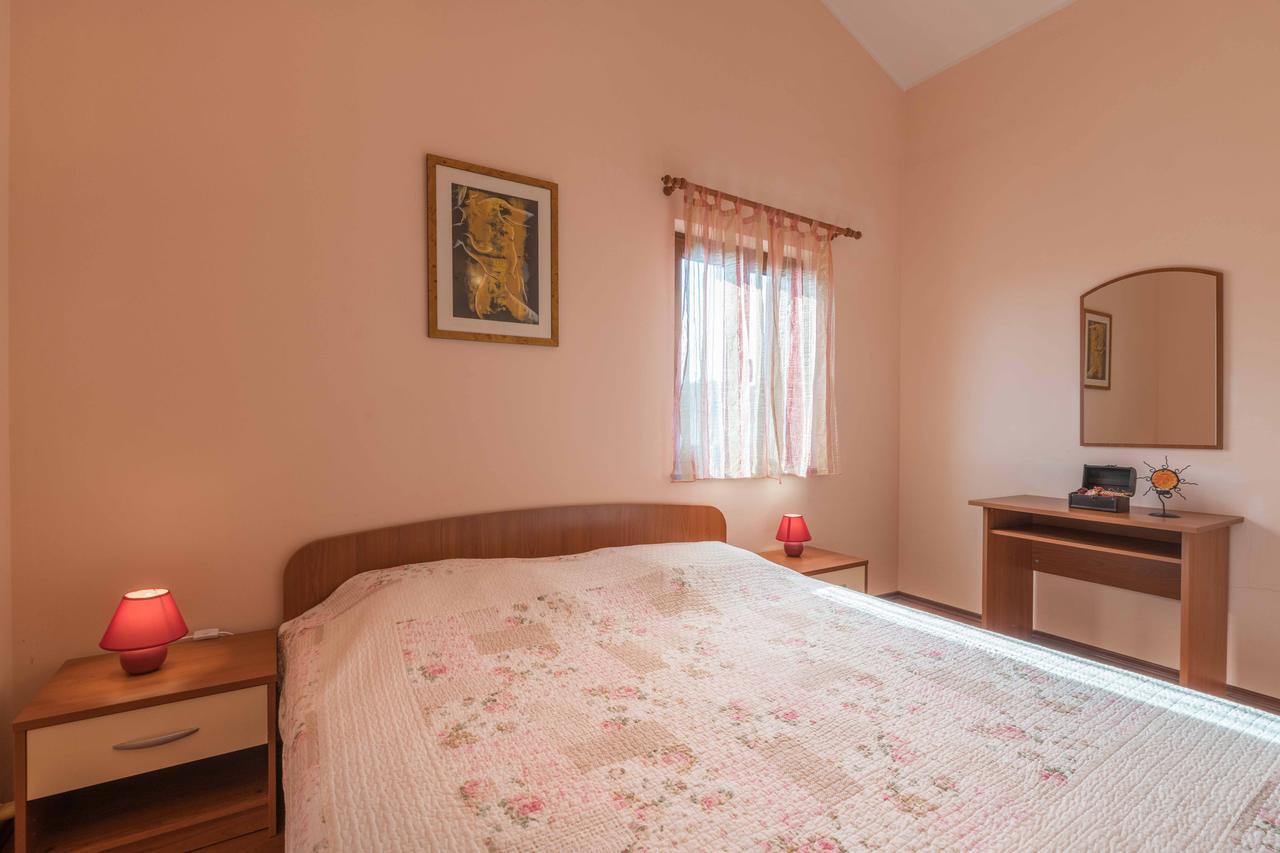 Apartments Villa Tre Marie ロヴィニ エクステリア 写真