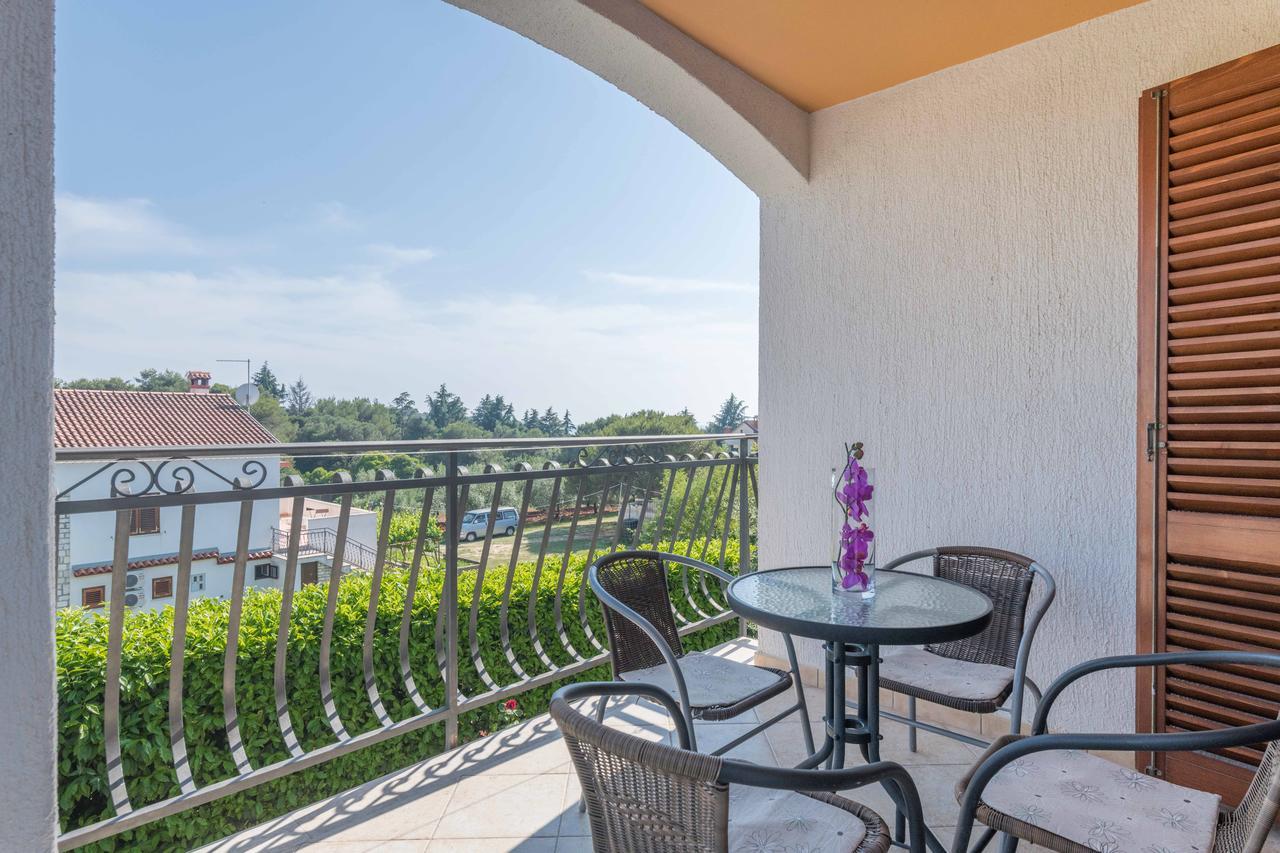 Apartments Villa Tre Marie ロヴィニ エクステリア 写真