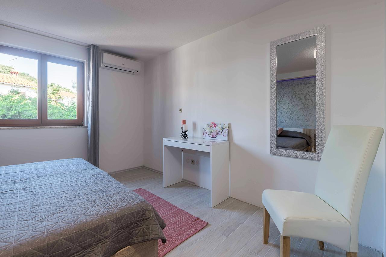 Apartments Villa Tre Marie ロヴィニ エクステリア 写真