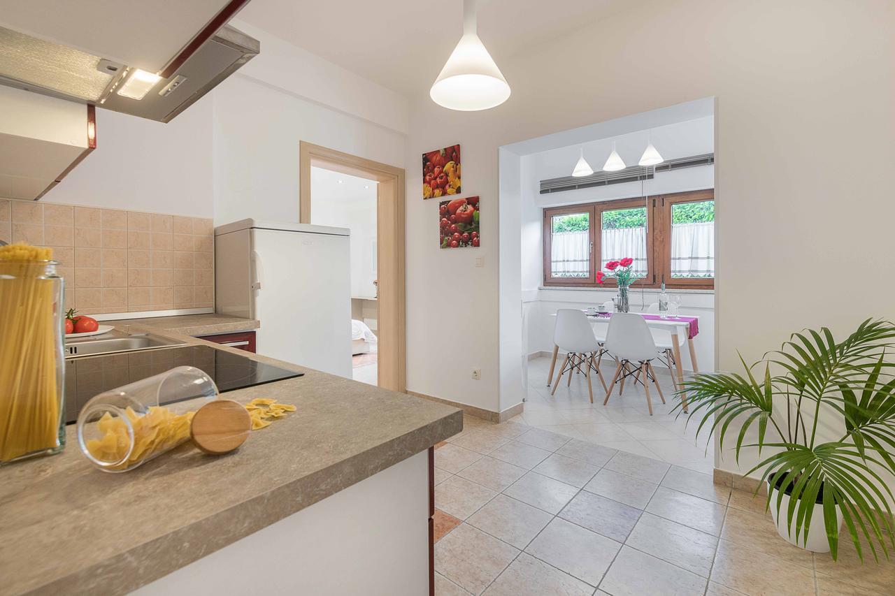 Apartments Villa Tre Marie ロヴィニ エクステリア 写真