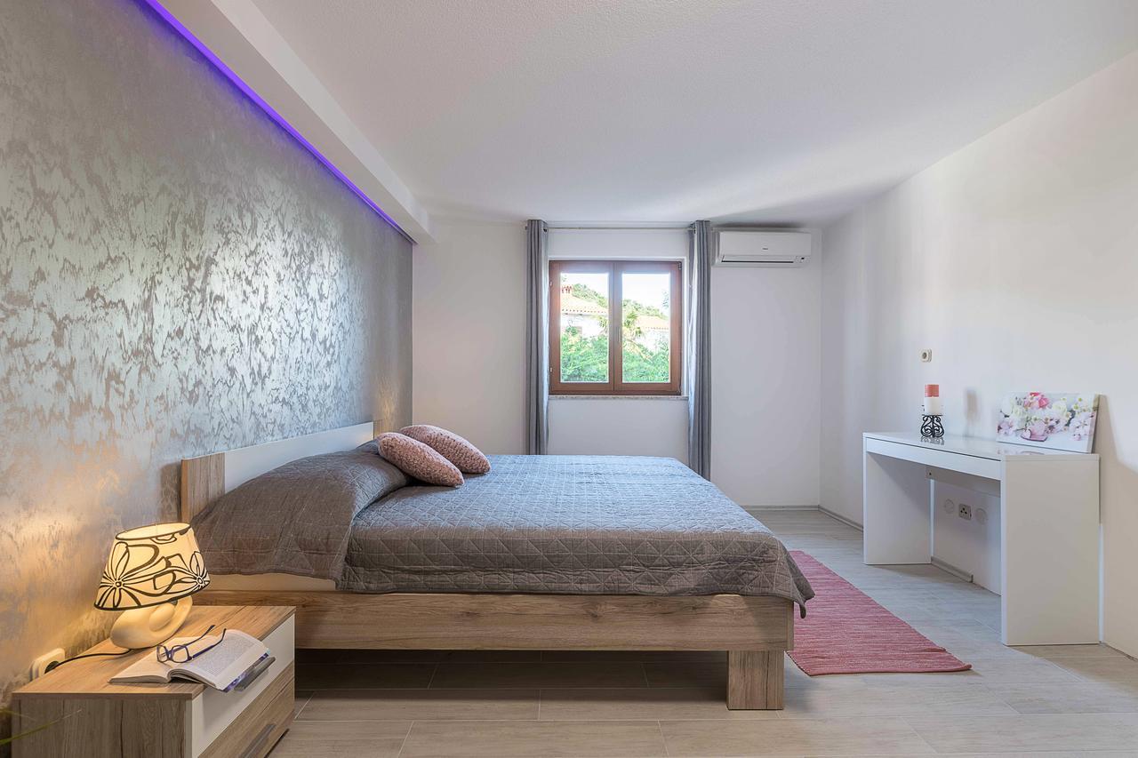 Apartments Villa Tre Marie ロヴィニ エクステリア 写真