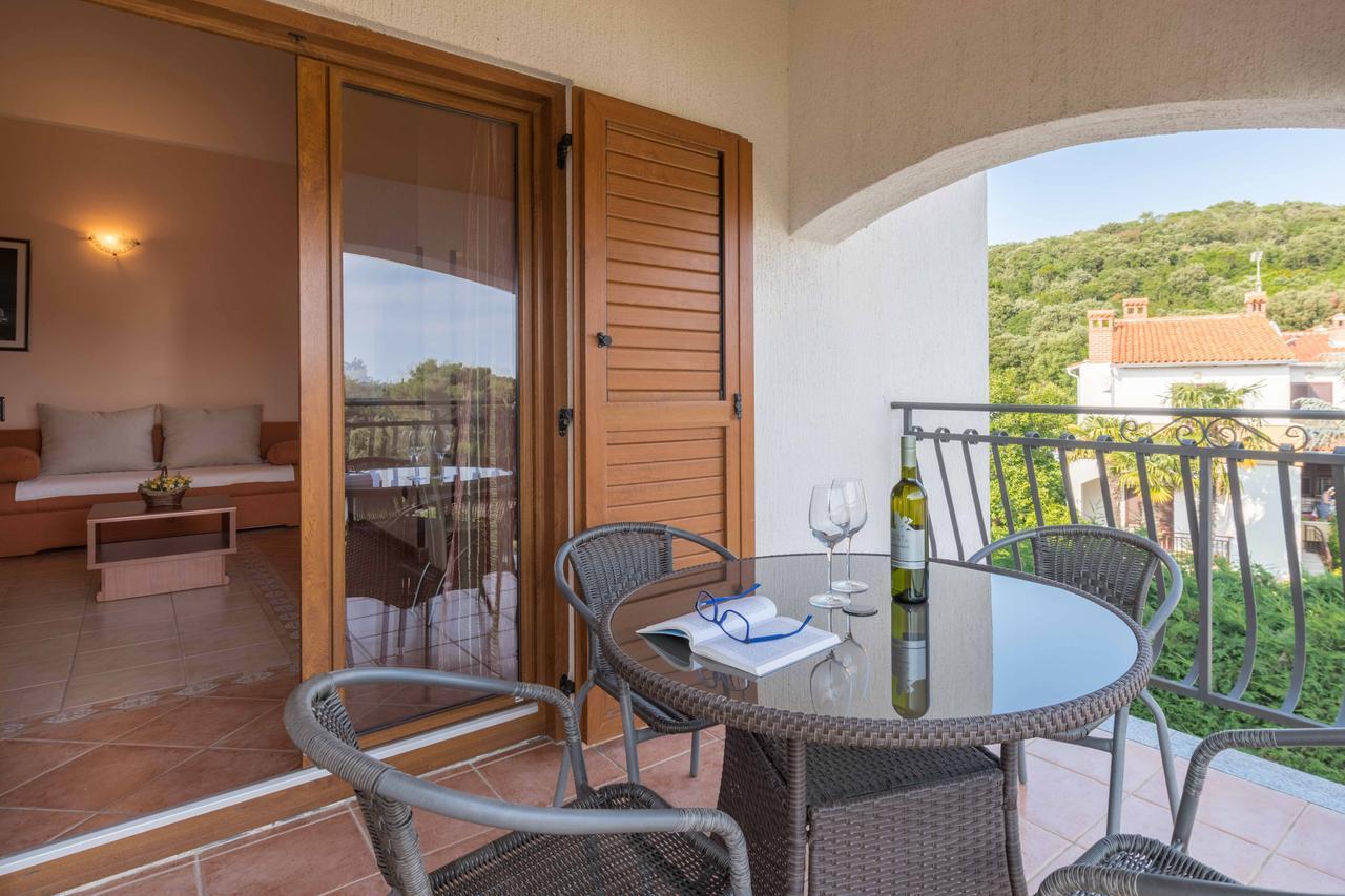 Apartments Villa Tre Marie ロヴィニ エクステリア 写真