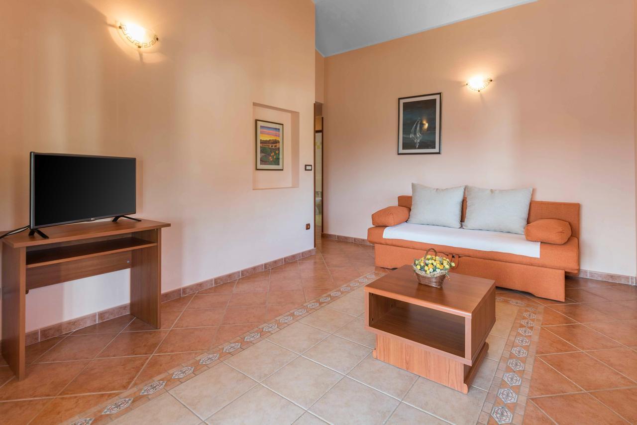 Apartments Villa Tre Marie ロヴィニ エクステリア 写真