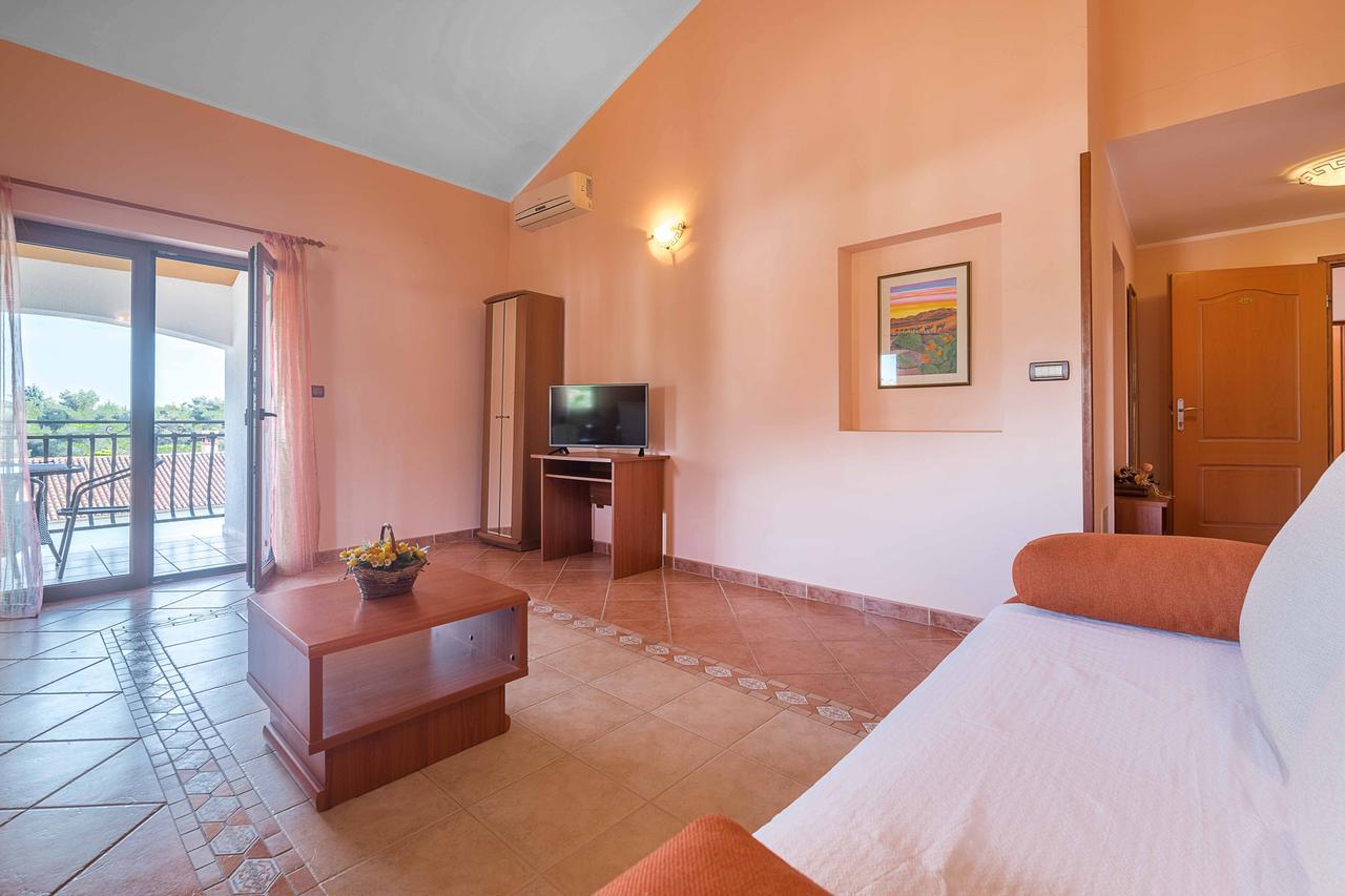 Apartments Villa Tre Marie ロヴィニ エクステリア 写真