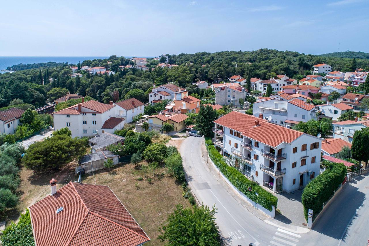 Apartments Villa Tre Marie ロヴィニ エクステリア 写真