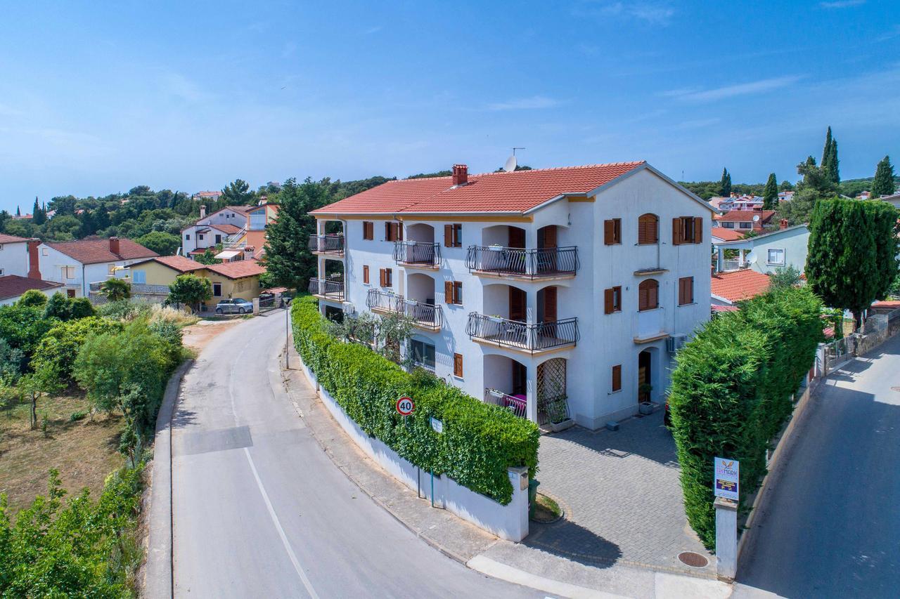 Apartments Villa Tre Marie ロヴィニ エクステリア 写真